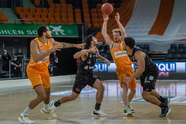 而他们在主 而他们在主